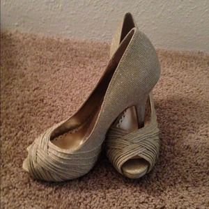🚫Reserved🚫 Lulu Townsend gold sparkle heels