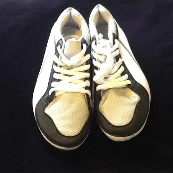 Avon lightweight perforated sneakers For summer