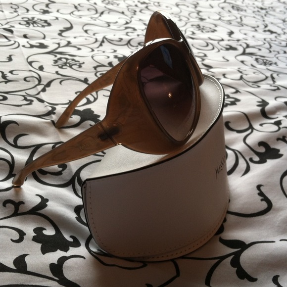 Reduced!Authentic Yves Saint Laurent! Brand new 💖 - Picture 2 of 3