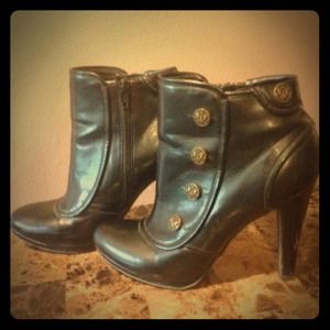 Jessica Simpson heels.