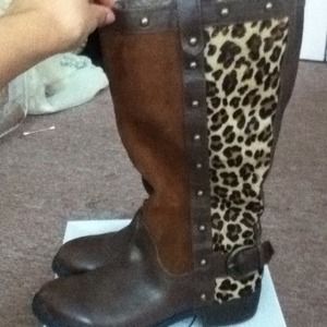 Brand new Steve madden boots only worn once