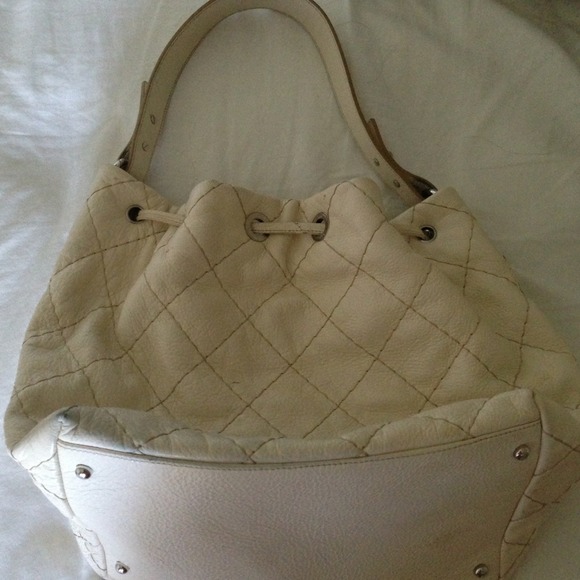 Classic beige hobo Chanel. - Picture 3 of 4