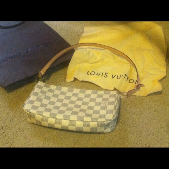 Reduced!! 💯% Authentic Louis Vuitton - Picture 1 of 4