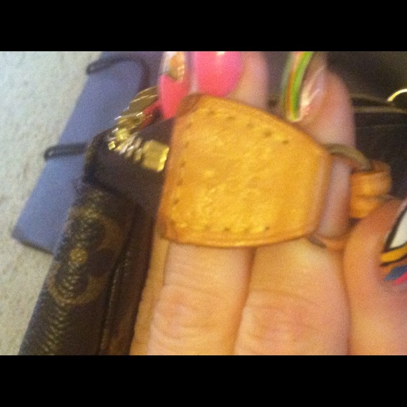 Authentic Louis Vuitton pouch - Picture 2 of 3