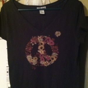 Lucky brand peace sign shirt XML