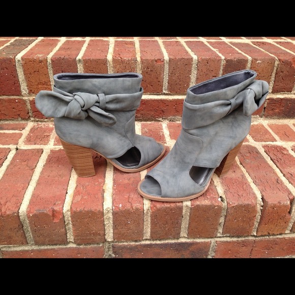 Reserved🎊Peep toe boots gladiator with bow