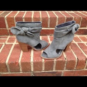 Reserved🎊Peep toe boots gladiator with bow