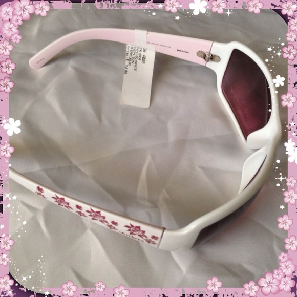 Brand NEW Skechers Sunglasses White Floral Pink.