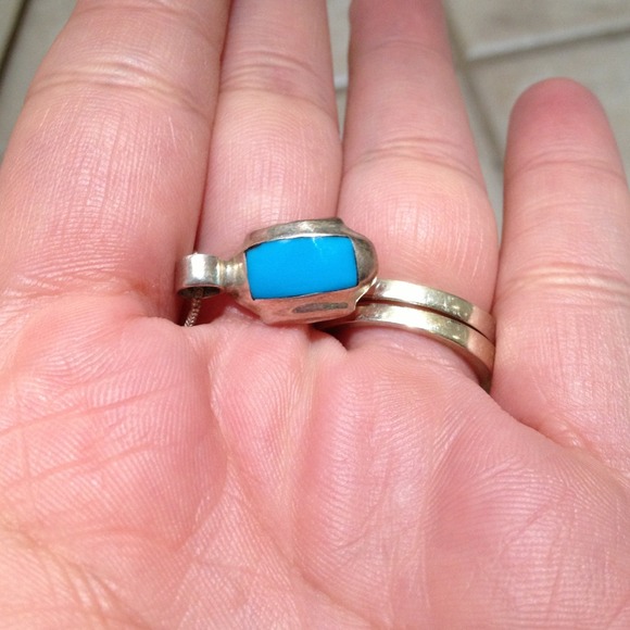 Beatiful Blue Stone Pendant🎉Reduced - Picture 3 of 4