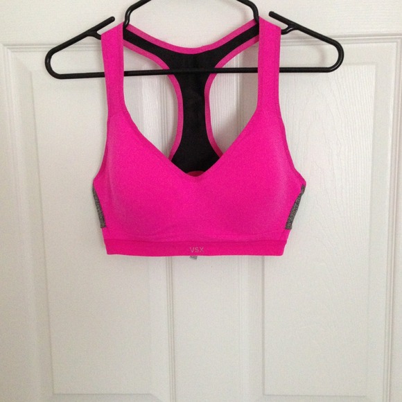 ⭐⭐SOLD⭐⭐VSX incredible Victoria's Secret sport bra