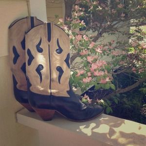 Vintage cowboy boots!! Incredible condition