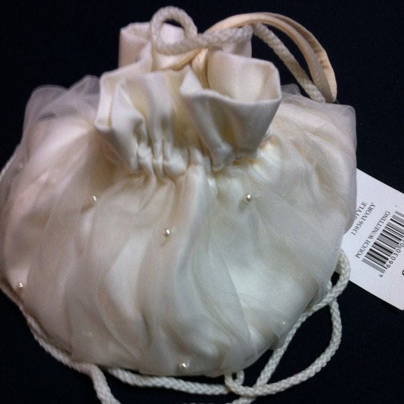 💥David's Bridal Ring bearer bag
