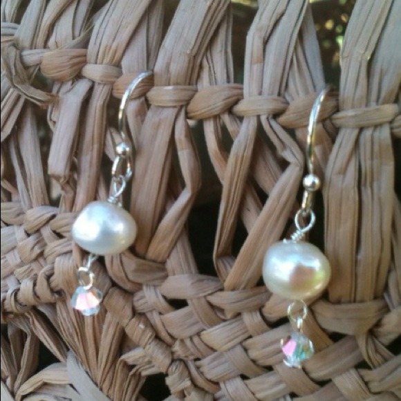 Sterling silver fresh water pearl bridal earrings - Picture 1 of 2