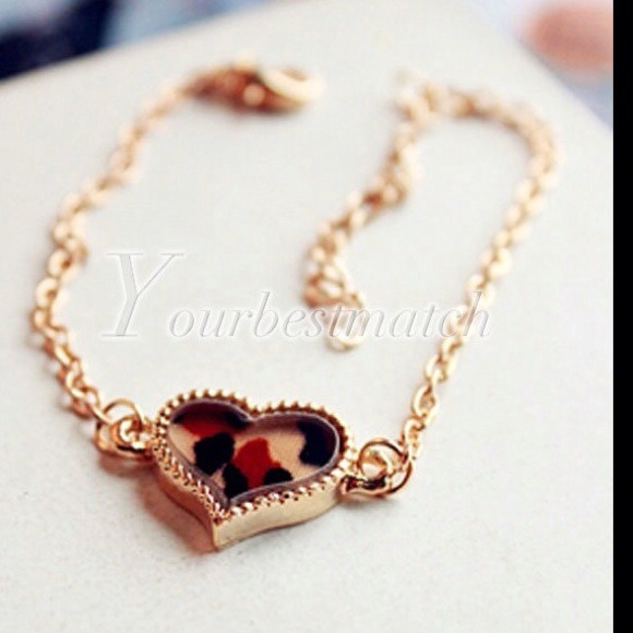 Gold tone leopard heart bracelet💜SOLD💜 - Picture 2 of 3