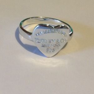 Sterling silver ring sz 8