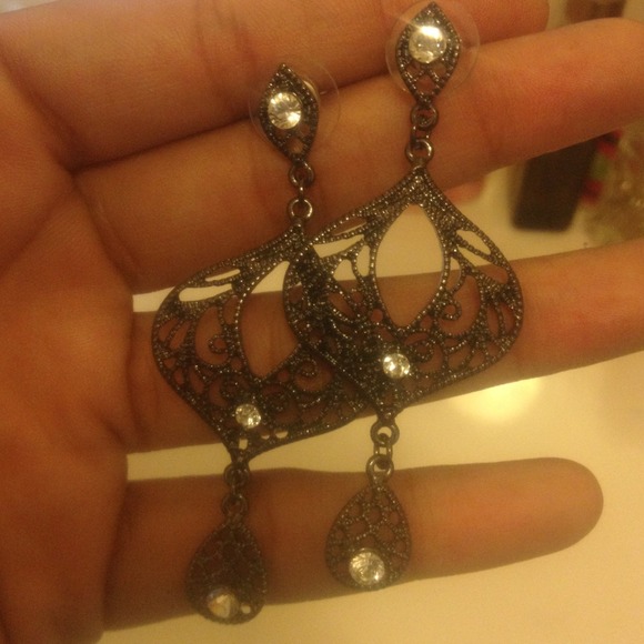 Drop dangle earrings💖