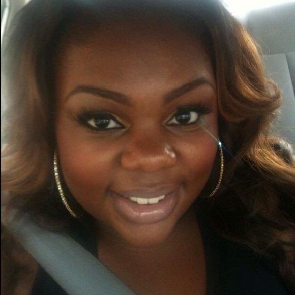 👸meet the seller👸 hi ladies! - Picture 2 of 4