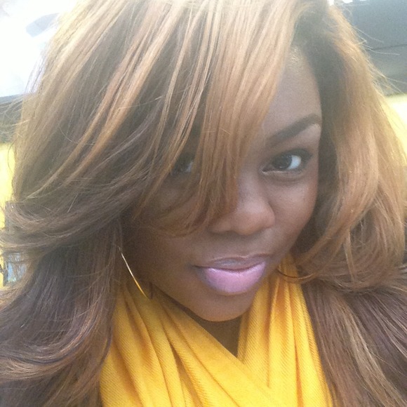 👸meet the seller👸 hi ladies! - Picture 3 of 4