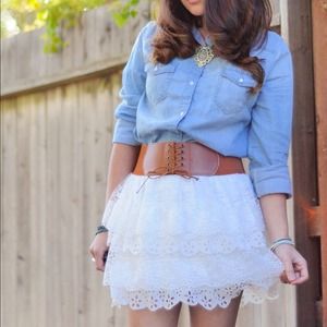 🚫SOLD🚫White Lace Skirt