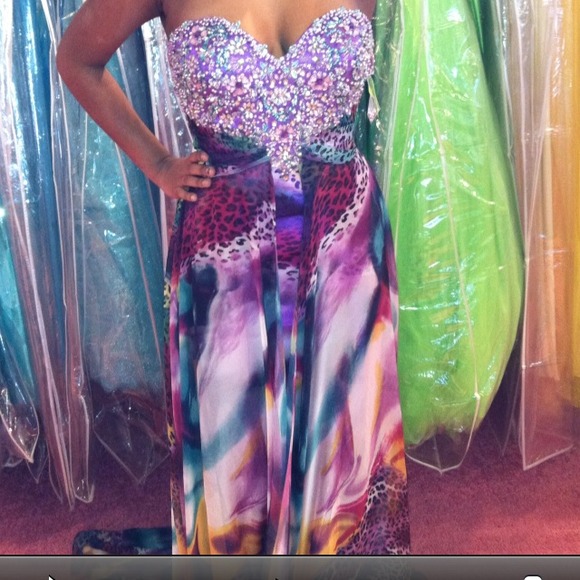 Dresses & Skirts - Formal Dress