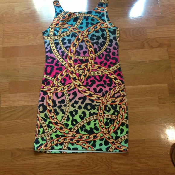 Dresses & Skirts - Awesome Cheetah and chain dress