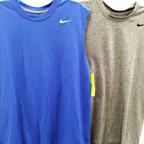 Two brand new men's Nike shirts - Picture 1 of 1