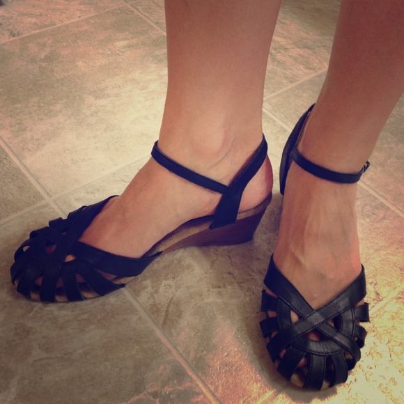 Gabriella Rocha wedge leather sandals