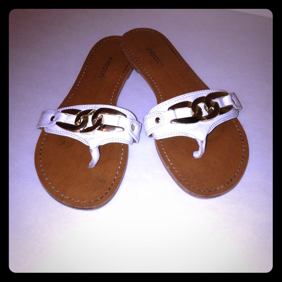 Xhilaration Shoes - 💖White/Gold slide-on sandals💖