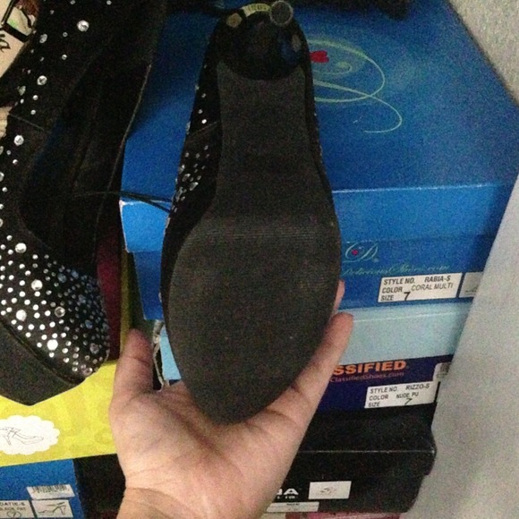 Black heels with rhinestones ⛔️⛔️DONATED - Picture 3 of 3