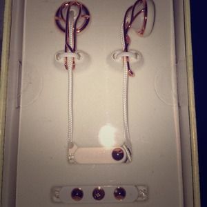 ELLA FRENDS EARPHONES 🎉REDUCED🎉