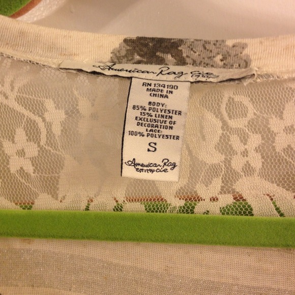 Lacy Crop Top - Picture 2 of 3