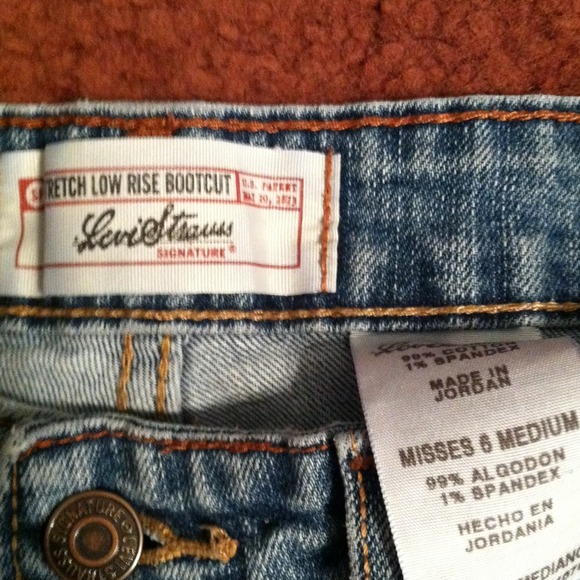 🎈🎈TRADED🎈🎈Levi signature jeans - Picture 2 of 4