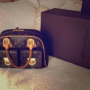 **SOLD**Louis Vuitton Manhattan pm