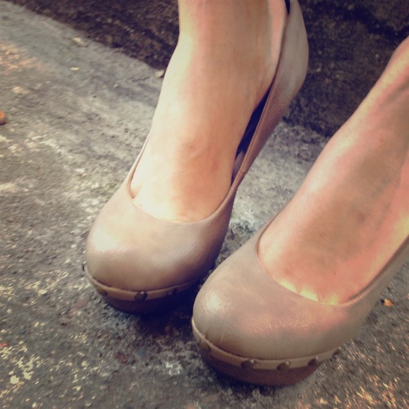 ⛔REDUCED⛔ Beige Heels