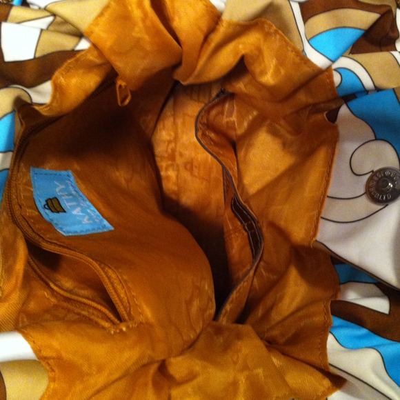 Handbag - Picture 3 of 3