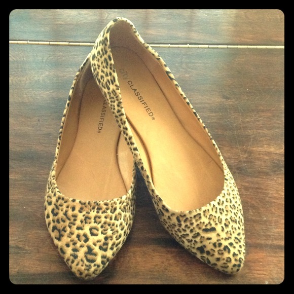 Leopard Flats size 8