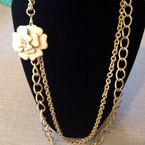 Gold chain necklace with detachable broach