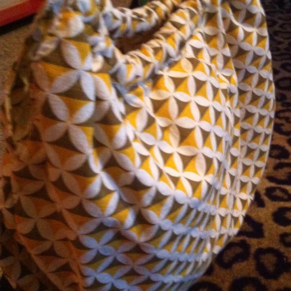 Handbag - Picture 2 of 3