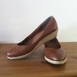 Tan wedges