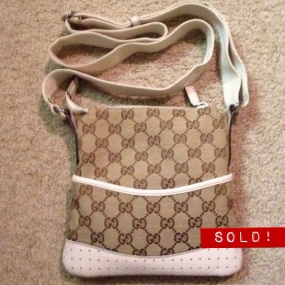 Authentic Gucci White Monogram Messenger Bag - Picture 1 of 4