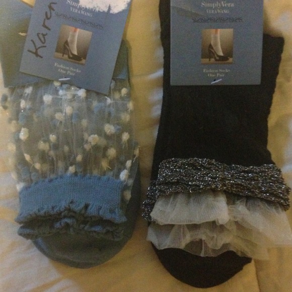 SOLD!! Vera Wang socks
