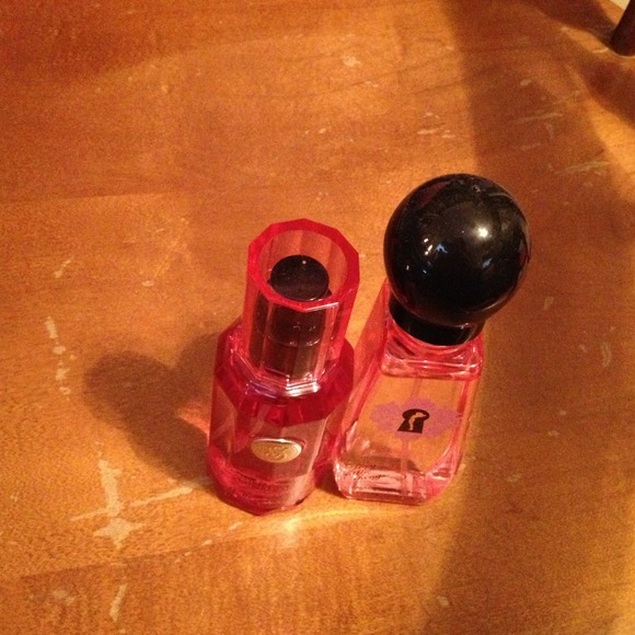 2 Victoria's Secret small perfumes
