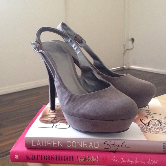 Heels - Picture 2 of 2