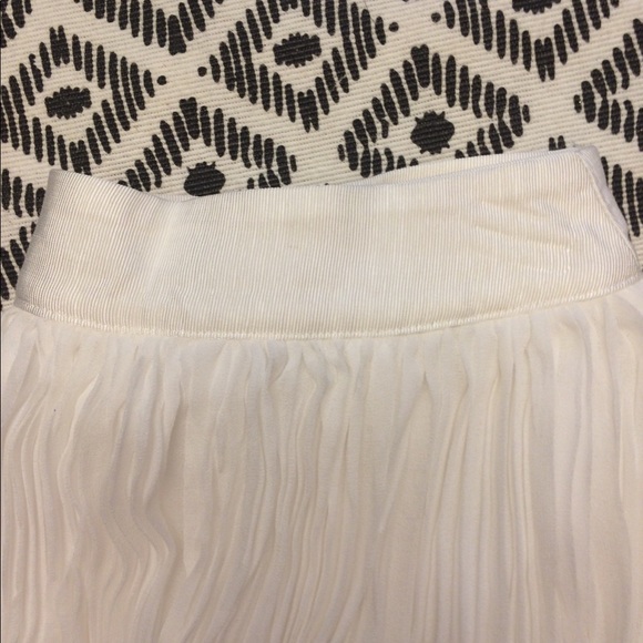 Lynnie Skirt - Picture 7 of 8