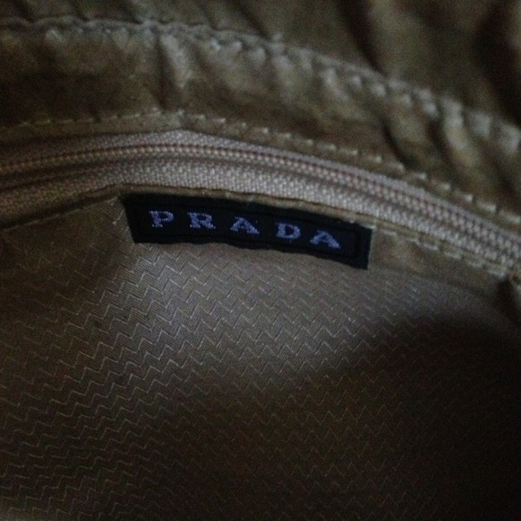 🌺🌺TRADED🌺🌺PRADA🌺 - Picture 2 of 4