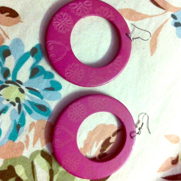 Light pink wooden earrings