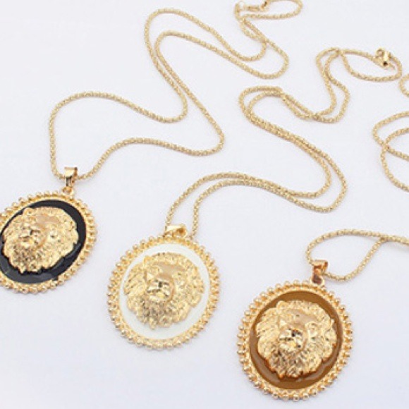 ⚡️FLASH SALE⚡️LION NECKLACE no earrings! LAST 1! - Picture 3 of 3