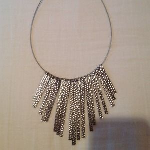 Silver tone necklace!