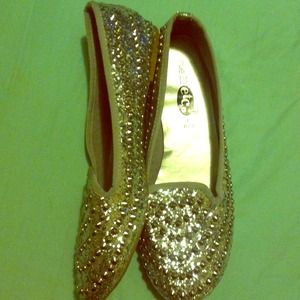 RUE21 SILVER GLITTER STUDDED FLATS SIZE L 8/9