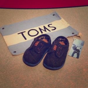 Blue Rugged Canvas Tiny TOMS Cordones for Baby!